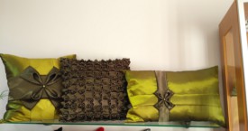 подушки из  зеленой тафты